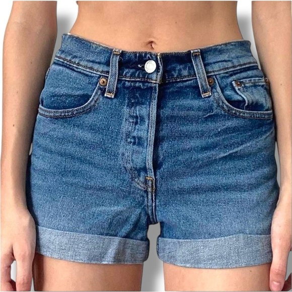 Levi’s Premium Stylish Medium Blue Denim “Wedgie Short” Button Down Front Shorts - Picture 1 of 15